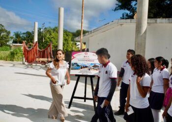 Supervisa Mara Lezama construcción de domo en telesecundaria “Luis Donaldo Colosio Murrieta” en Huay-Pix
