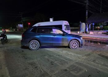 Agente de la Fiscalía provoca choque múltiple en Tulum; presumen que conducía bajo efectos del alcohol