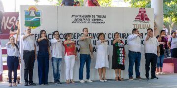 Conmemoran en Tulum el CXV aniversario de la Revolución Mexicana con desfile cívico, deportivo y cultural