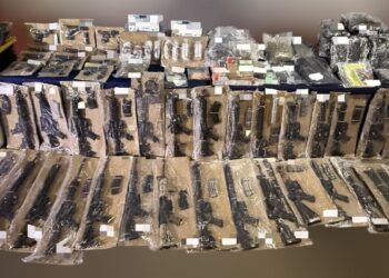 SSC de Quintana Roo realiza histórico aseguramiento de armamento y detiene a dos presuntos operadores del CJNG en la Zona Norte