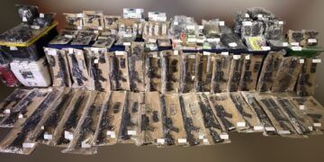 SSC de Quintana Roo realiza histórico aseguramiento de armamento y detiene a dos presuntos operadores del CJNG en la Zona Norte