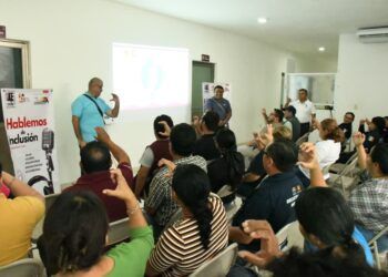 Capacitan a servidores públicos de Othón P. Blanco para brindar atención incluyente y con calidez humana