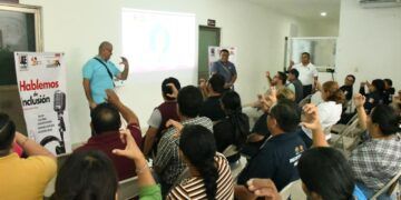 Capacitan a servidores públicos de Othón P. Blanco para brindar atención incluyente y con calidez humana