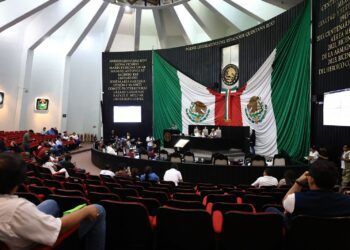 Turnan a comisiones iniciativa para proteger a las infancias y adolescencias en Quintana Roo