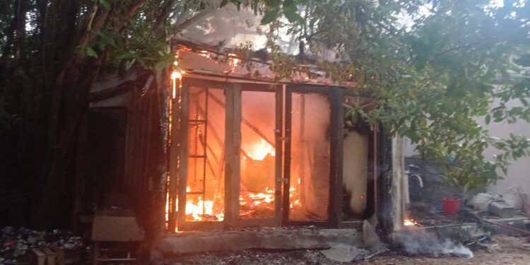 Incendio en restaurante de la zona hotelera moviliza a bomberos en Tulum