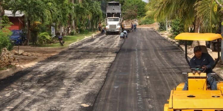 Inicia pavimentación de la avenida Javier Rojo Gómez entre Tapir y Boa en Chetumal