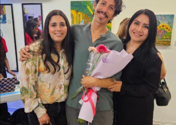 René Romay inaugura “Tránsitos y Transiciones” en Mid Guía: una oda al cambio y la autenticidad