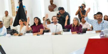 El regidor Fernando Muñoz reconoce a la presidenta Estefanía Mercado por el Presupuesto de Egresos 2026