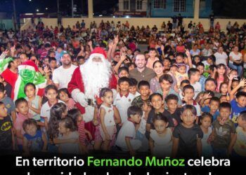 En territorio, Fernando Muñoz celebra la Navidad rodeado de cientos de playenses