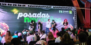 Llevan Anaiza Quian y Fernando Muñoz alegría a las familias de Puerto Aventuras