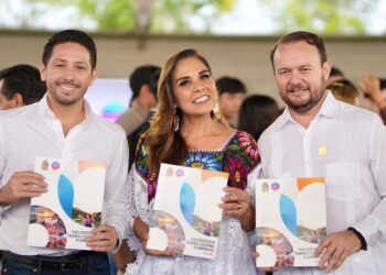 Renán Sánchez Tajonar acompaña a la gobernadora Mara Lezama en la presentación del Plan Estratégico para el Desarrollo Sostenible