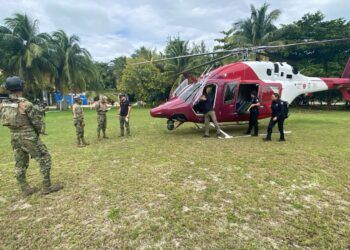 Realizan actuación de auxilio médico a una menor en Punta Allen