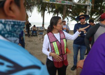 Recolectan más de 40 toneladas de basura en jornada de limpieza integral en Mahahual