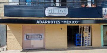 Estefanía Mercado suma a empresarios a la construcción de la identidad de Playa del Carmen con el color Arena Playa