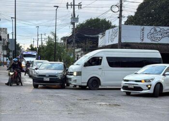 Dos percances viales complican la movilidad matutina en Tulum