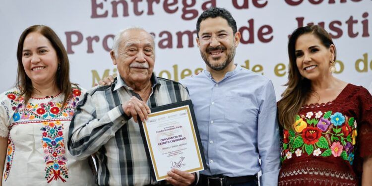 Entrega Martí Batres 300 constancias de finiquito a acreditados de FOVISSSTE en Quintana Roo; ya son dueños de su vivienda