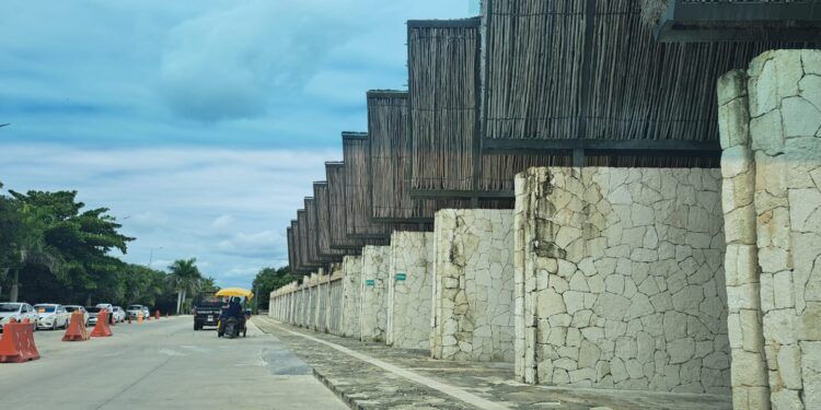 Reportan irrupción violenta en hotel Diamante K, propiedad de Roberto Palazuelos, en la zona costera de Tulum
