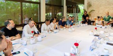 Tulum alista plan conjunto de atención al sargazo entre gobierno y empresarios