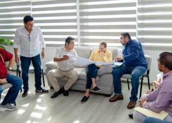 Municipio, estado y taxistas acuerdan ruta para modernizar el transporte en Tulum