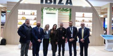 Playa del Carmen y Santa Eulalia del Río, Ibiza, fortalecen lazos culturales con la Virgen del Carmen como símbolo común, resultado de FITUR 2026