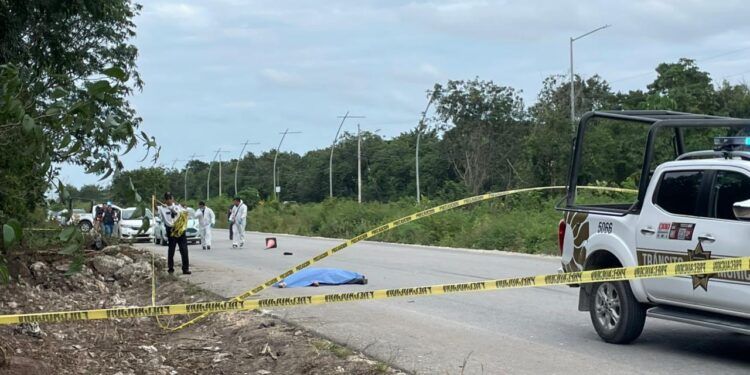 Conductor a exceso de velocidad arrolla a trabajadores en la avenida Huayacán; un muerto y dos lesionados graves
