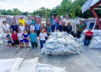 Gobierno de Tulum entregó equipo e insumos a productores de apicultura y ganadería