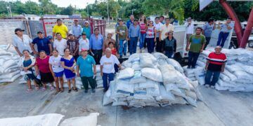 Gobierno de Tulum entregó equipo e insumos a productores de apicultura y ganadería