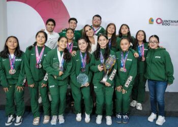 Mara Lezama felicita a las Mayas de Cancún por conquistar el campeonato continental de flag football