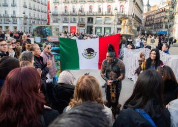 Personaje cultural de Tulum promueve la herencia maya en Madrid