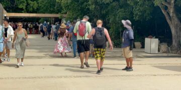 Hoteles de Tulum operan con plantillas completas tras temporada alta; descartan descanso solidario