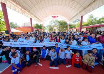 Mara Lezama responde a las y los estudiantes y entrega domo escolar esperado por más de 25 años en Rancho Viejo