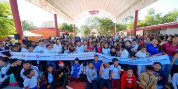 Mara Lezama responde a las y los estudiantes y entrega domo escolar esperado por más de 25 años en Rancho Viejo