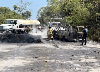 Incendian vehículos y bloquean carreteras en Tulum; despliegan operativo de seguridad