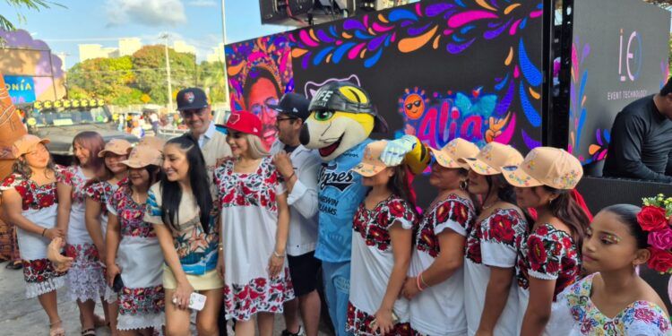 Diablillas Mestizas de Hondzonot brillan en el Carnaval de Cancún 2026