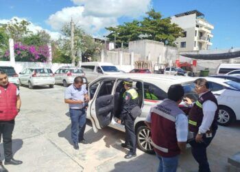 Avanza modernización del servicio de taxis en Tulum con cámaras y nuevos métodos de pago