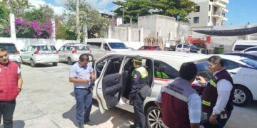 Avanza modernización del servicio de taxis en Tulum con cámaras y nuevos métodos de pago
