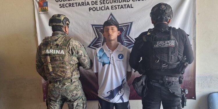 Detienen en Villas Tulum a un hombre con presunta marihuana; aseguran vehículo y celular