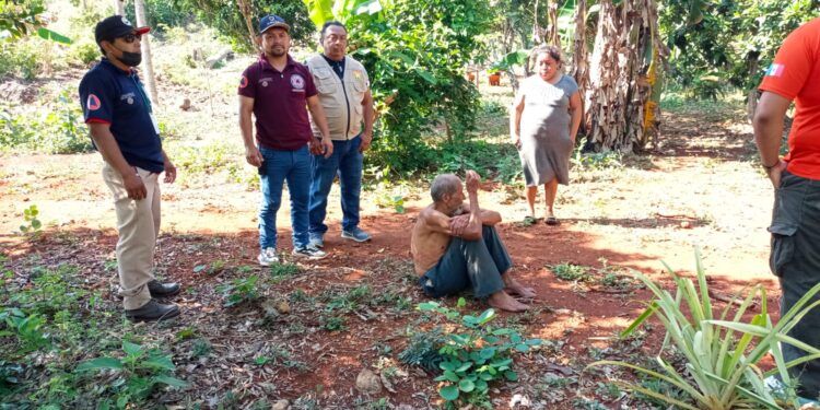 Localizan con vida a adulto mayor extraviado en monte de José María Morelos