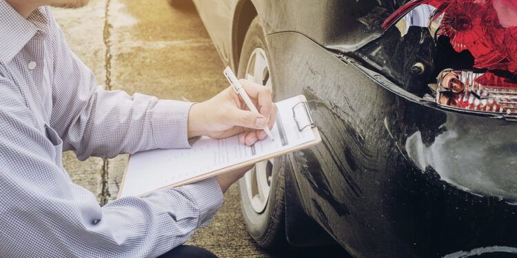 ¿Cómo funciona el deducible en el seguro de auto y por qué impacta directamente en el costo de tu póliza?