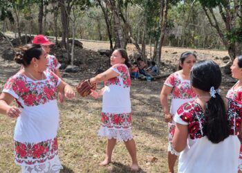 Diablillas Mestizas y Langosteras protagonizan partido amistoso por el Día Internacional de la Mujer en la Zona Maya
