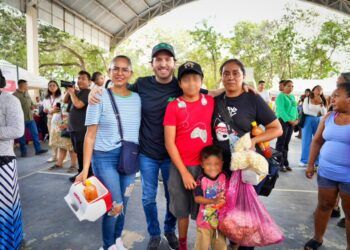 Destaca Fernando Muñoz beneficios de la Caravana del Bienestar para familias de Playa del Carmen