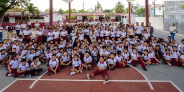 Inauguran domo en la primaria “Octaviano Solís Aguirre” en Tulum; beneficiará a más de 800 estudiantes