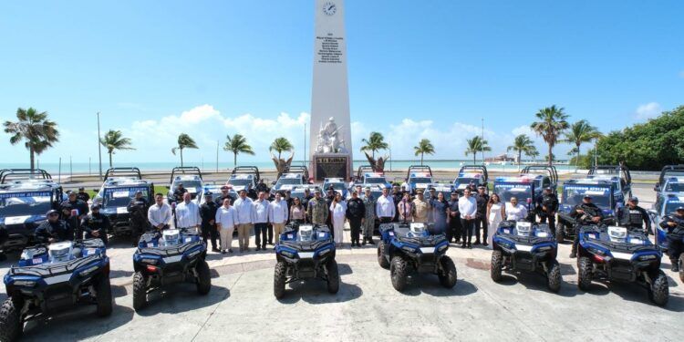 Inversión histórica en seguridad: entregan más de 21 mil equipos a policías de Quintana Roo