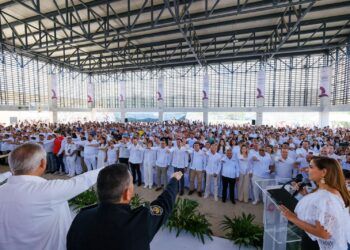 Mara Lezama Espinosa toma protesta a mil 200 comités ciudadanos del Consejo Estatal de Paz y Justicia Cívica en Quintana Roo