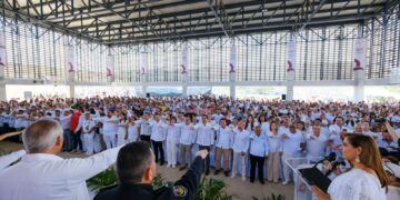 Mara Lezama Espinosa toma protesta a mil 200 comités ciudadanos del Consejo Estatal de Paz y Justicia Cívica en Quintana Roo