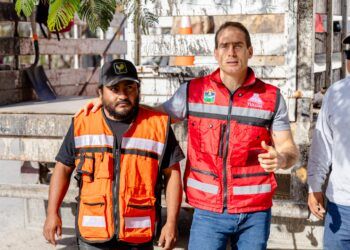 Supervisan limpieza de pozos de absorción en la colonia Tumben Kaa de Tulum