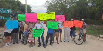 Estalla conflicto por cenotes en Akumal: bloquean acceso a comunidad tras detención