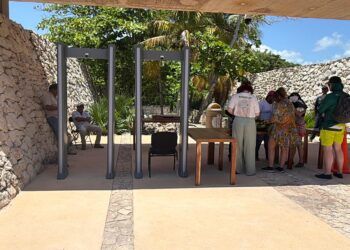 Refuerzan seguridad en zona arqueológica de Tulum; instalan detectores y endurecen filtros
