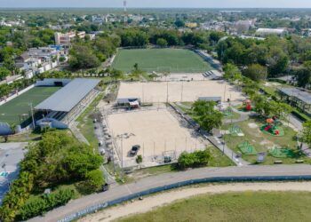 Tulum rehabilita su Unidad Deportiva; renuevan canchas y mejoran iluminación