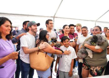 Regidor del Verde dona microchips y respalda estrategia de bienestar animal en Playa del Carmen